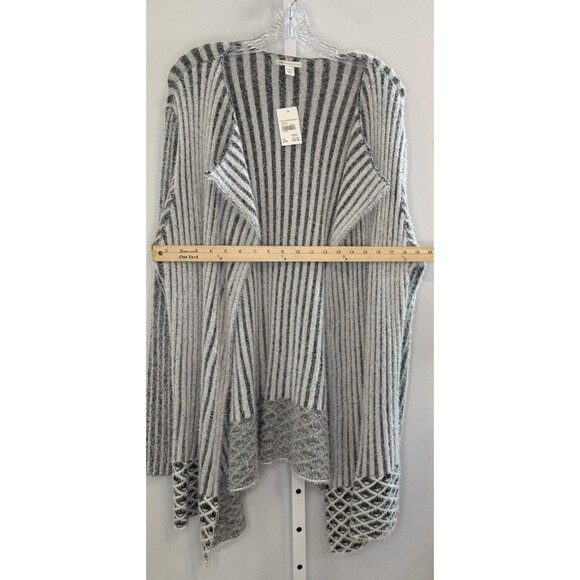 Cato Plus 22/24W Gray White Fuzzy Knit Cardigan Striped Open Front Cozycore Boho - Picture 4 of 10